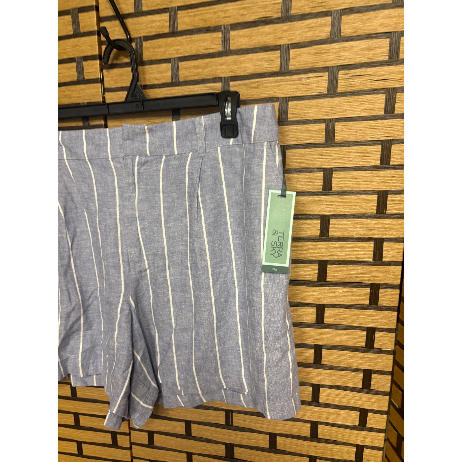 Terra & Sky Navy And White Stripe Linen Shorts Size 0x — image 4 of 5